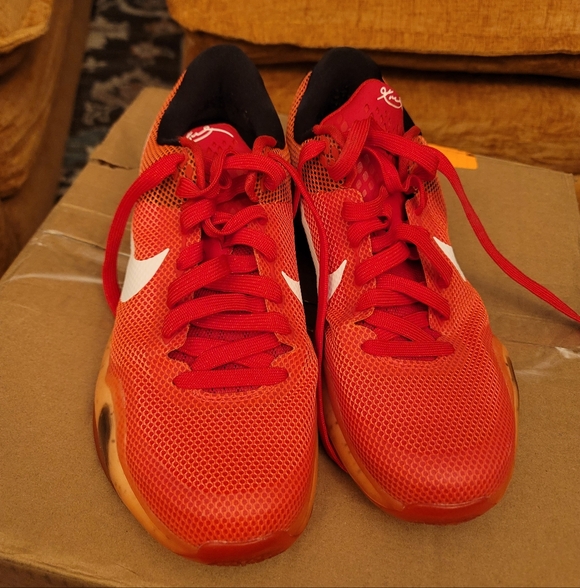 This is a Nike Kobe 10 Elite Low 